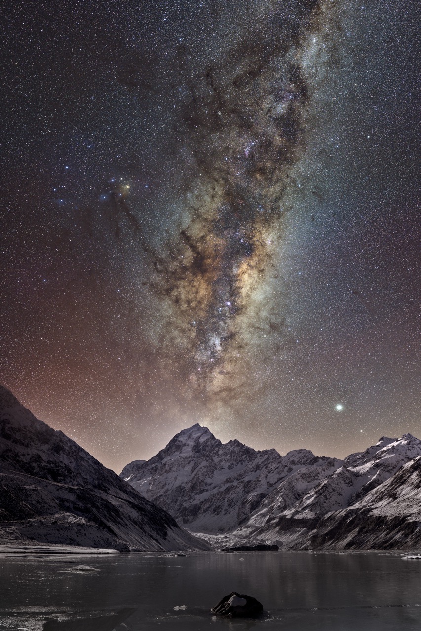 stargazing in Mount Cook National Park. Credit Ekant Veer